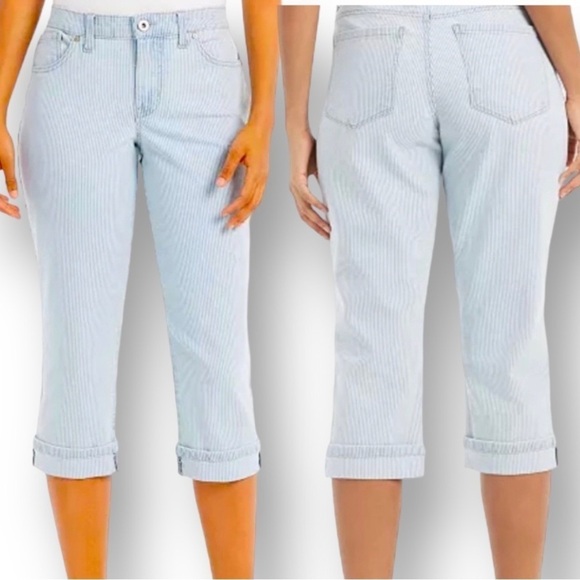 Style & Co Size 4 Petite Cuffed Light Blue Jean Capris - Picture 1 of 5